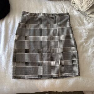 Classic Black and White Plaid Skirt